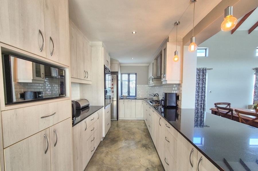 3 Bedroom Property for Sale in Kelderhof Country Village Western Cape